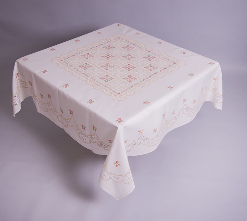 Mantel "Escoin". Mantelerías bordadas de Lagartera