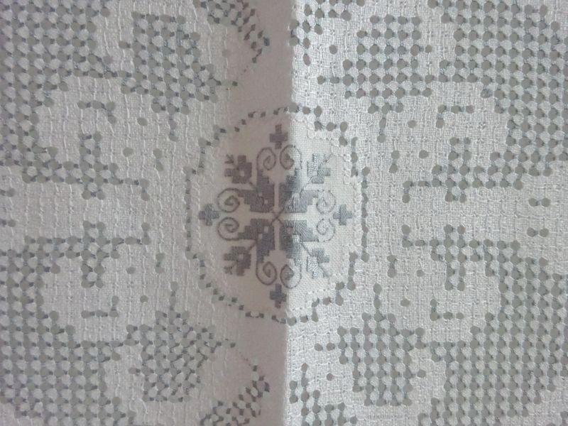 Mantel deshilado de "Claveles y centros". Tradición artesana - Imagen 7