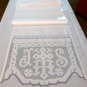 Ambón litúrgico. Bordados religiosos de lagartera