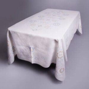 Mantel Dunia. Bordado a mano en Lagartera, 100% artesano