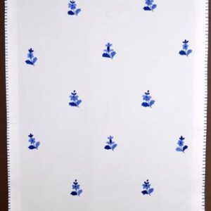 Cortina de loneta "Flores en azul". Bordados elaborados 100% a mano