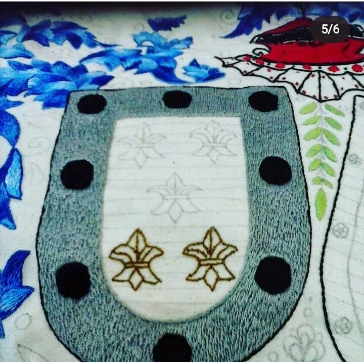 Escudo heráldico. Bordado a mano en Lagartera - Imagen 2