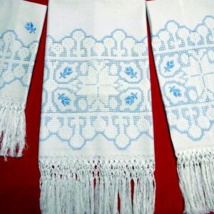 Juego de toallas de la "hojarasca". Deshilados de lagartera, labrando la tela